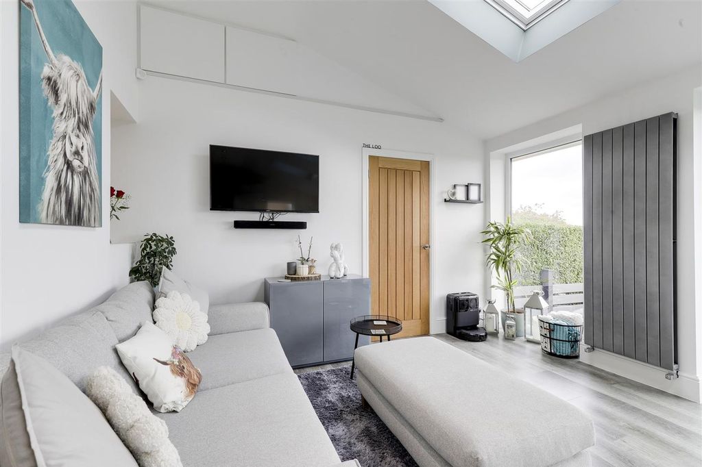 Property photo 2 of 37