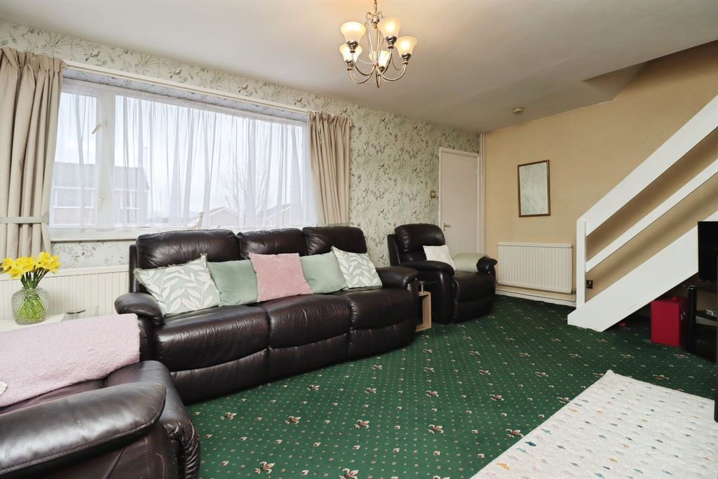 Property photo 3 of 19