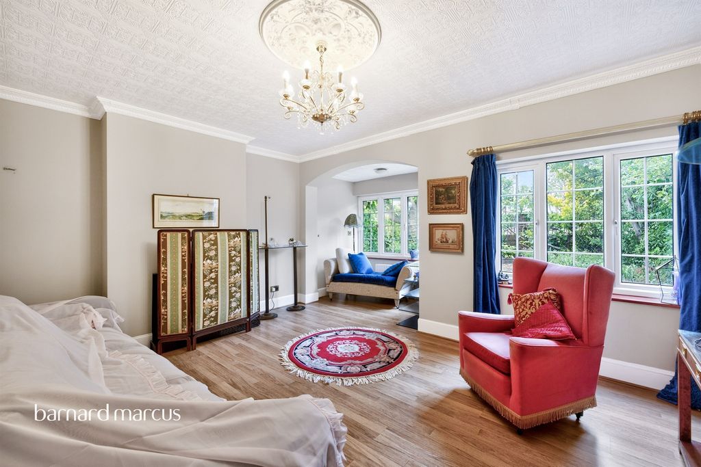 Property photo 1 of 18