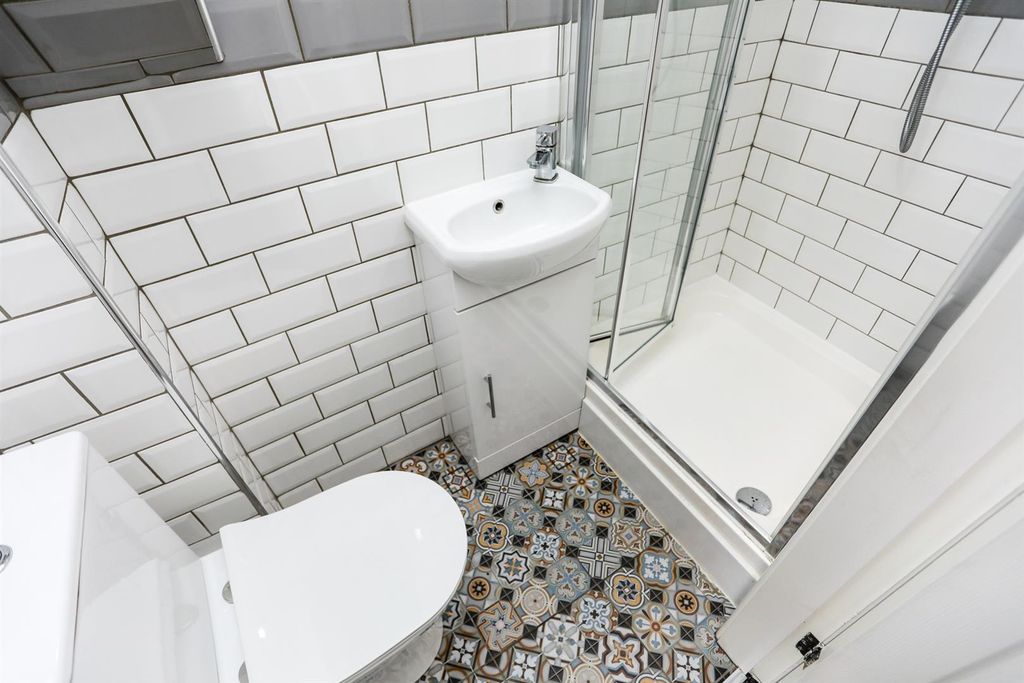 Property photo 3 of 7 68 St George's Road-17.Jpg