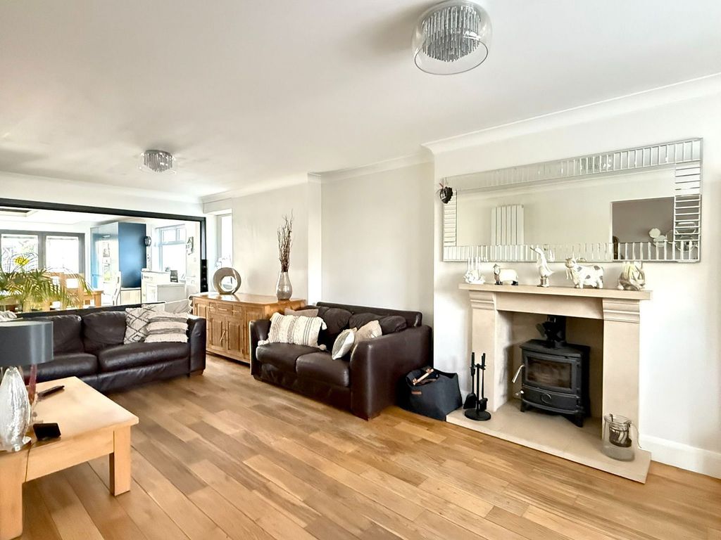 Property photo 3 of 24