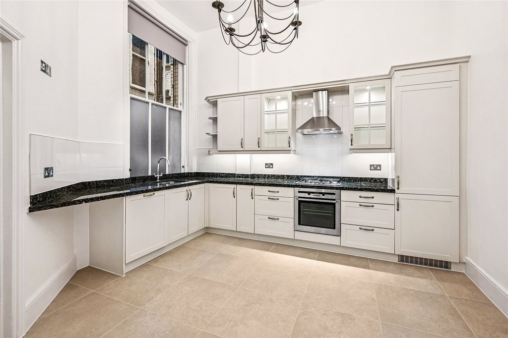 Property photo 3 of 20 Picture No. 06