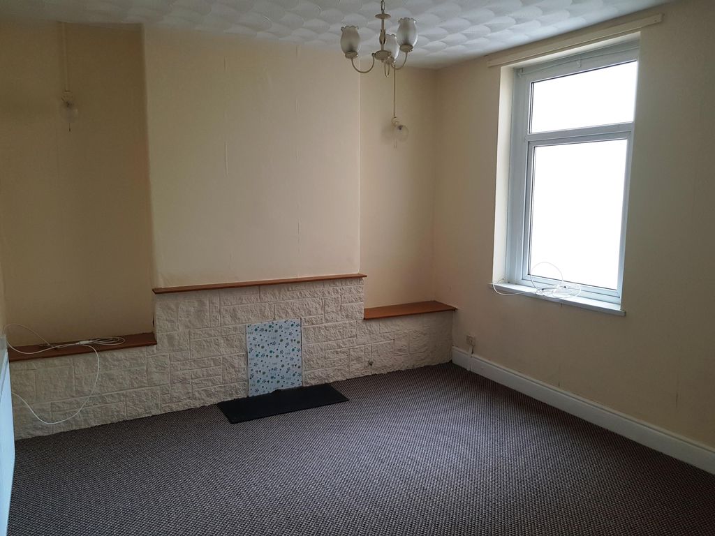 Property photo 3 of 9 Dining Room