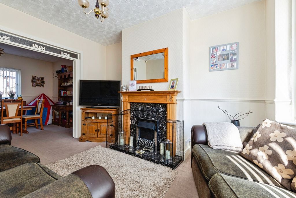 Property photo 3 of 15 Photo