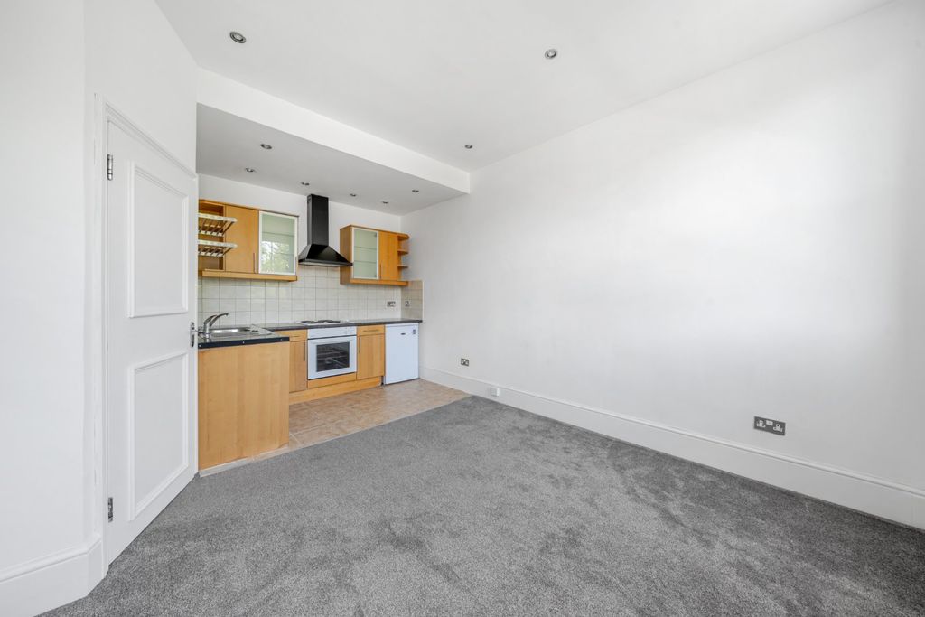 Property photo 2 of 11 Picture No. 06