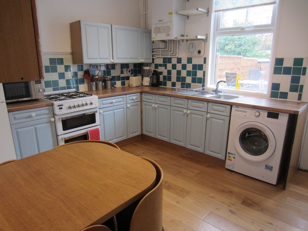 Property photo 3 of 10 Kitchen Diner