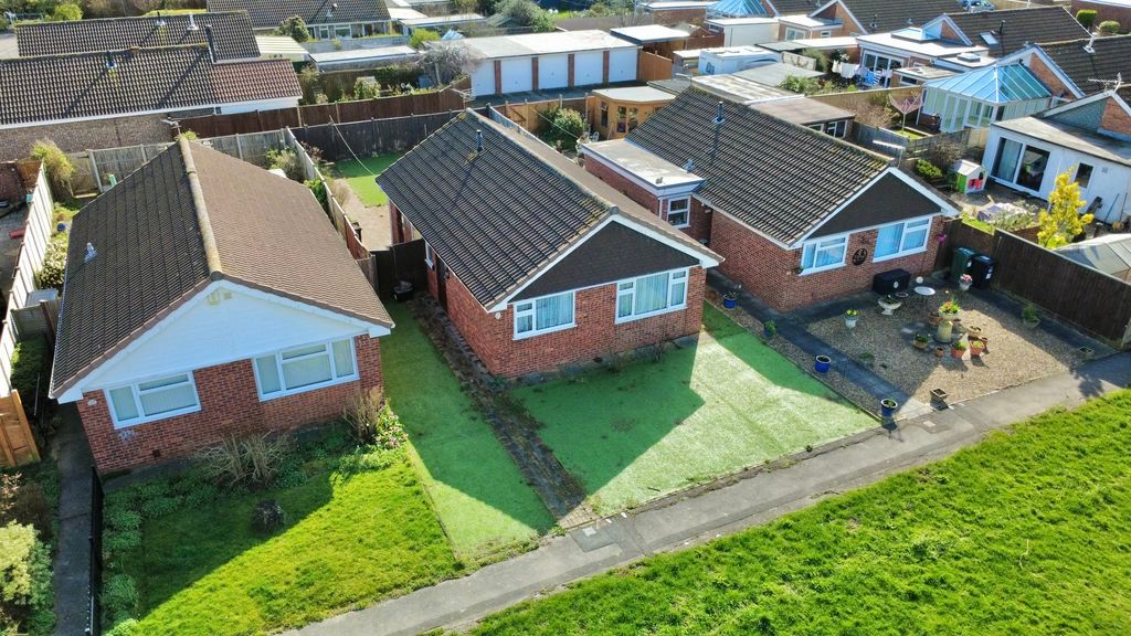 Property photo 3 of 18 Setting