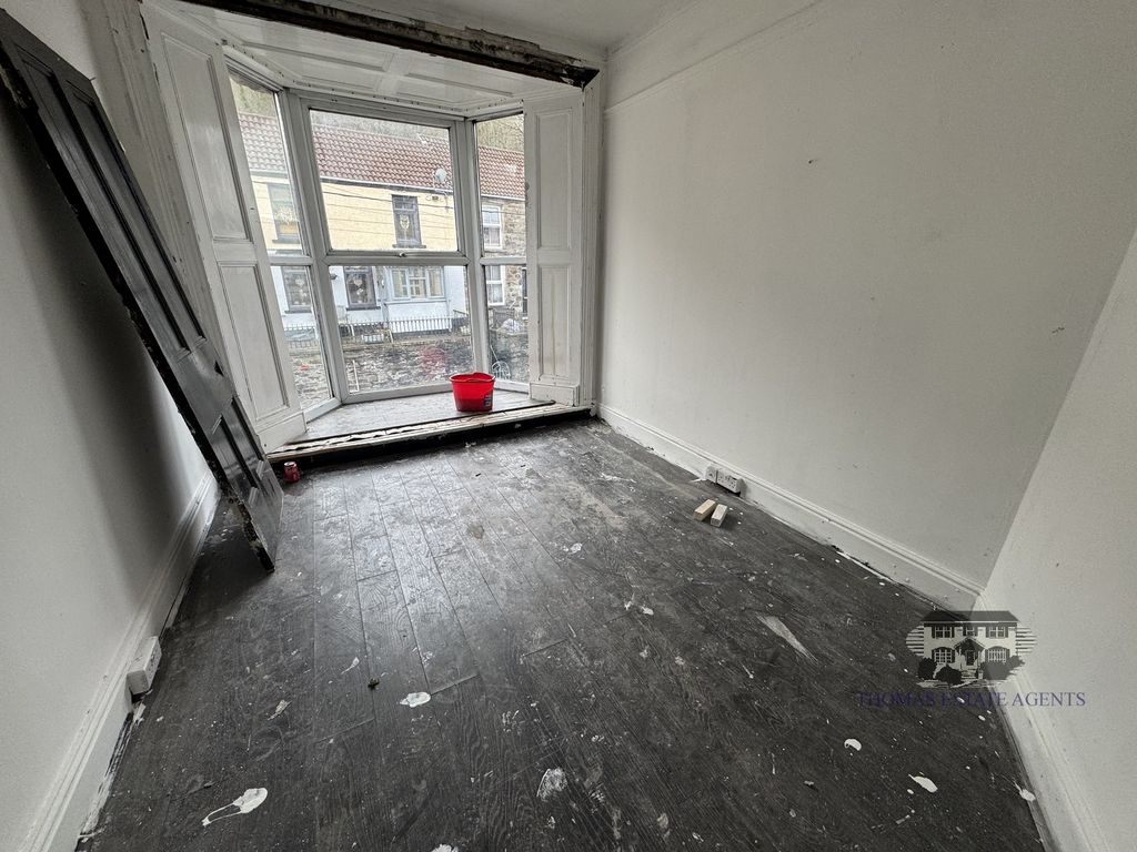 Additional image 13 of 5 bed property for saleYstrad Road, Pentre, Rhondda Cynon Taff CF41