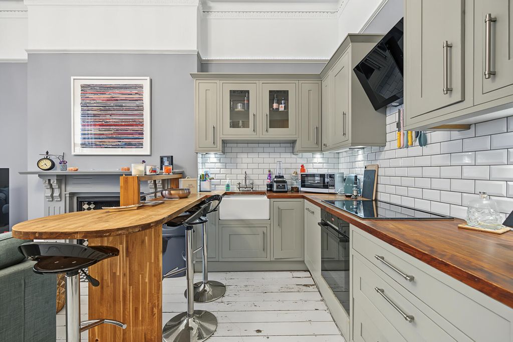Property photo 3 of 13 Kitchen