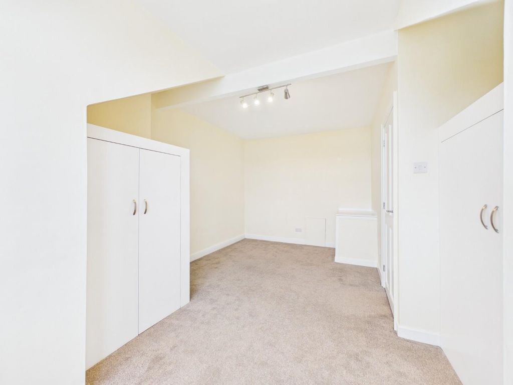 Property photo 3 of 15 Cam01268G0-Pr0532-Still019.Jpg