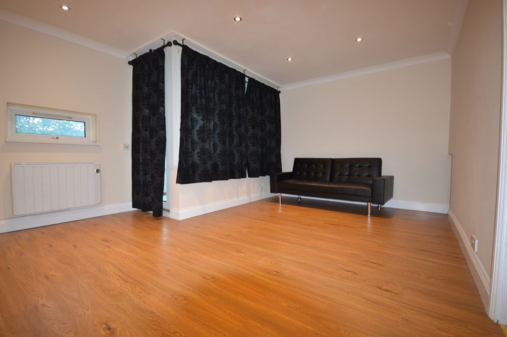 Property photo 2 of 7 Gallery