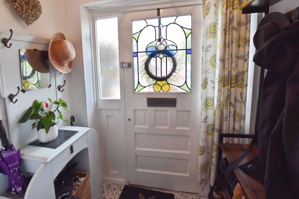 Property photo 2 of 34 Entrance Porch
