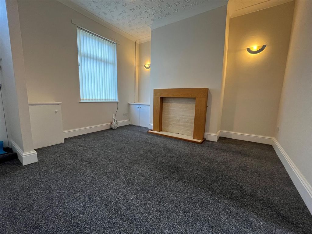 Property photo 2 of 12 Living Room.Jpg