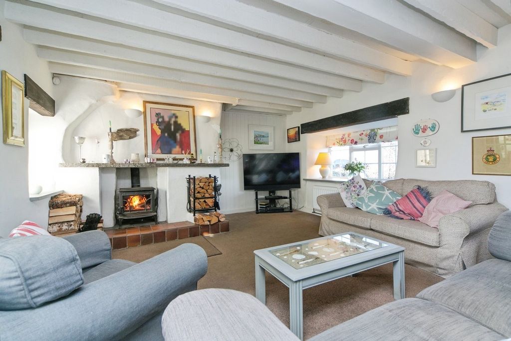 Property photo 2 of 24