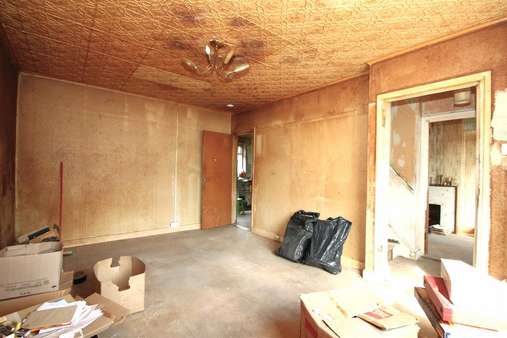 Property photo 2 of 5 Lounge.Jpg