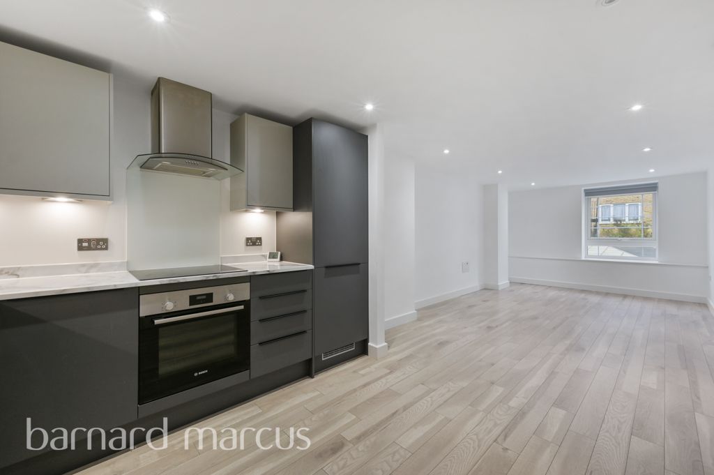 Property photo 1 of 8 Bedroom