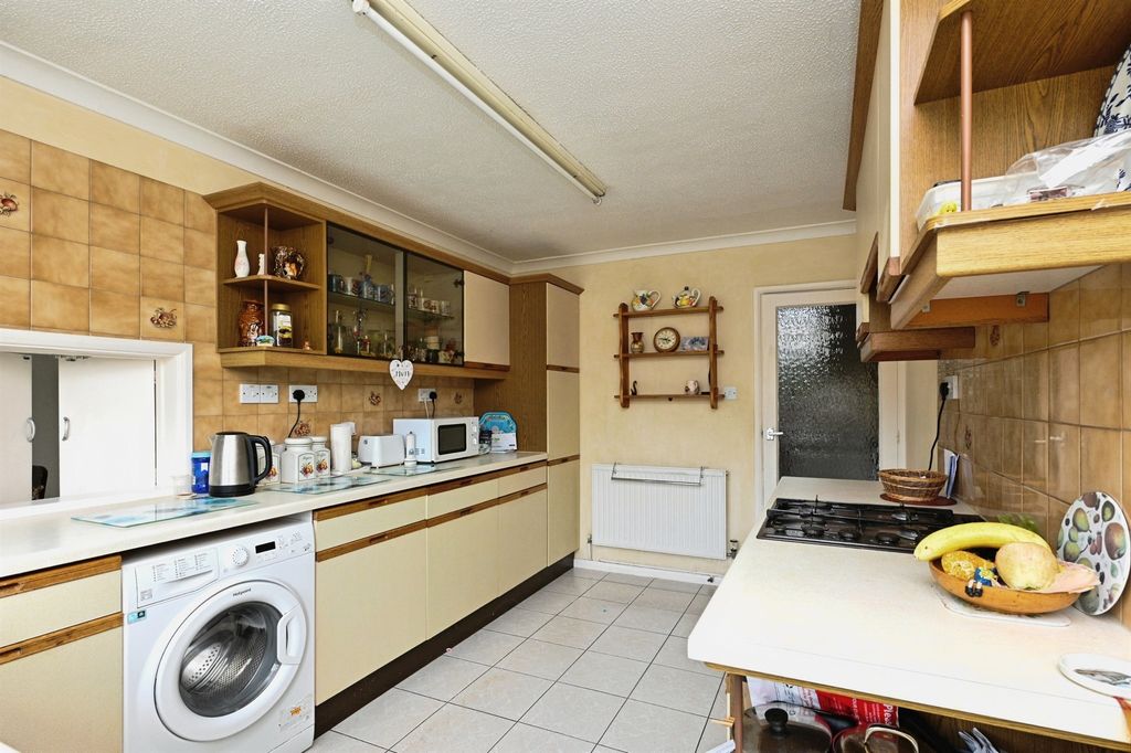 Property photo 3 of 13