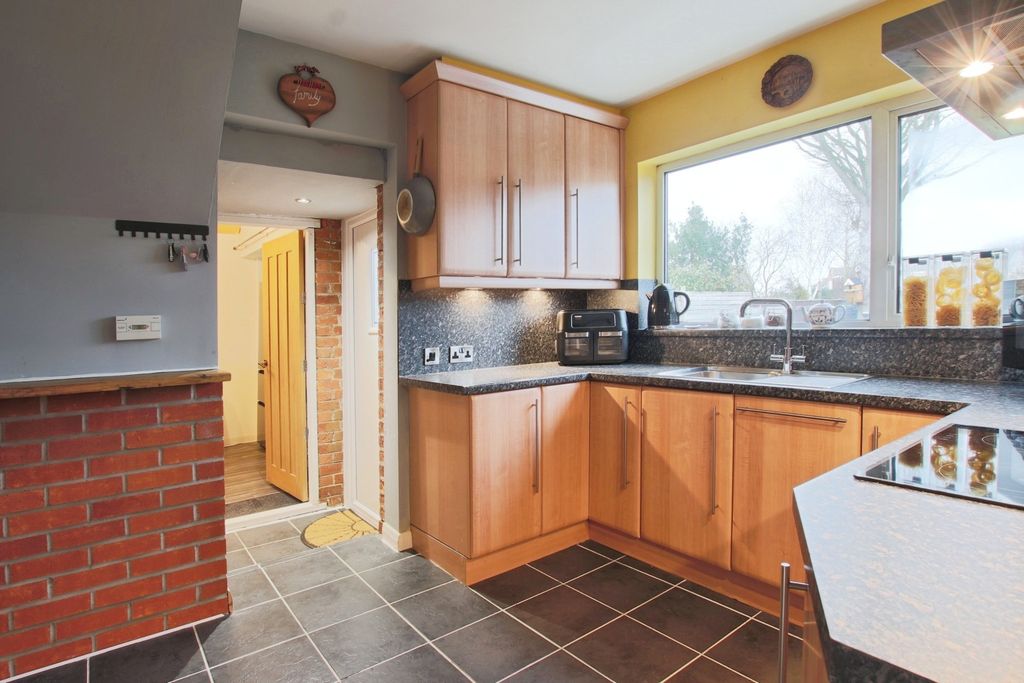 Property photo 3 of 15 4795668