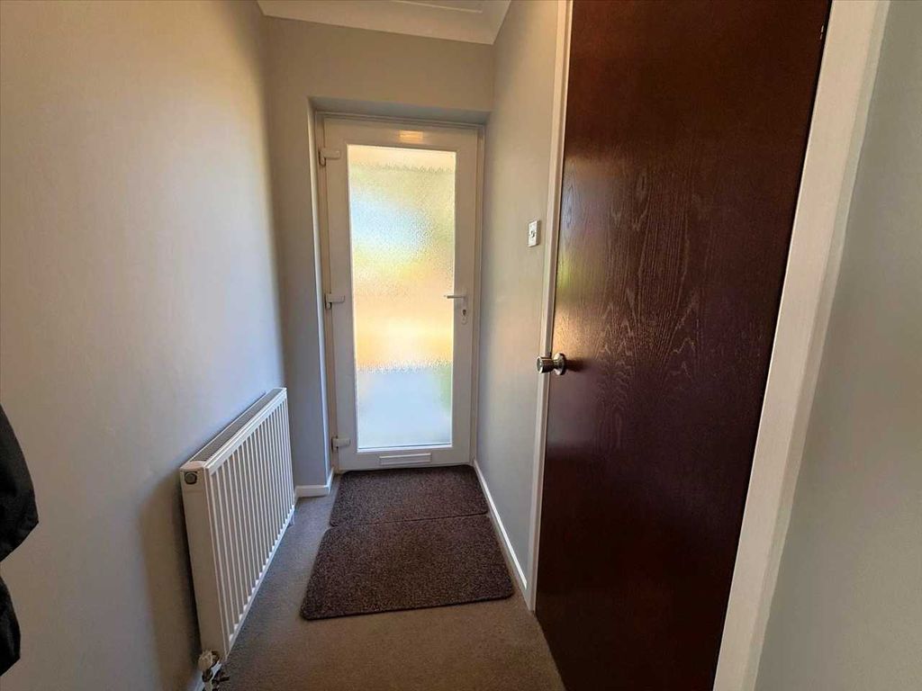 Property photo 3 of 32 Entrance & Hallway