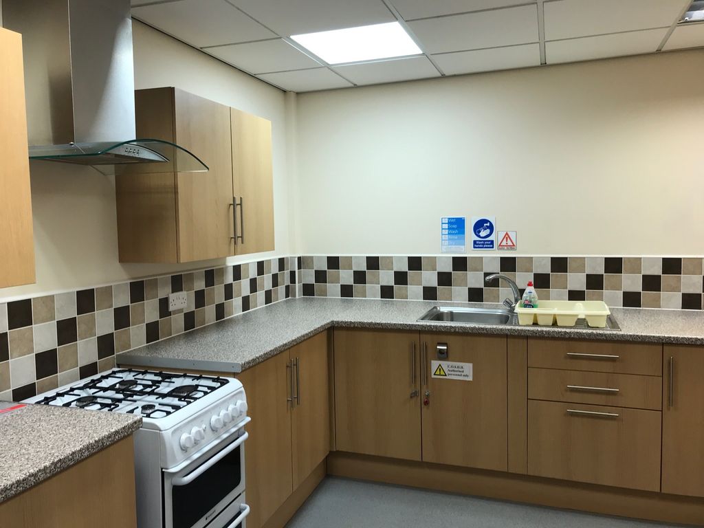 Property photo 3 of 5 Kitchen