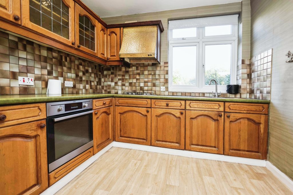 Property photo 2 of 15