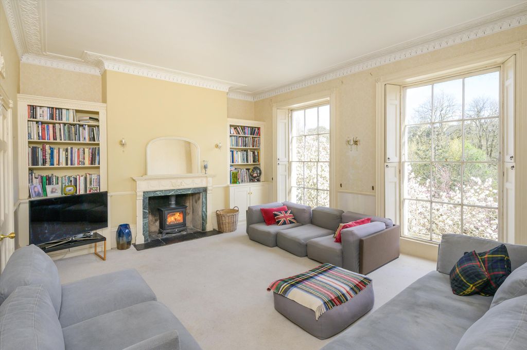 Property photo 2 of 16 Image