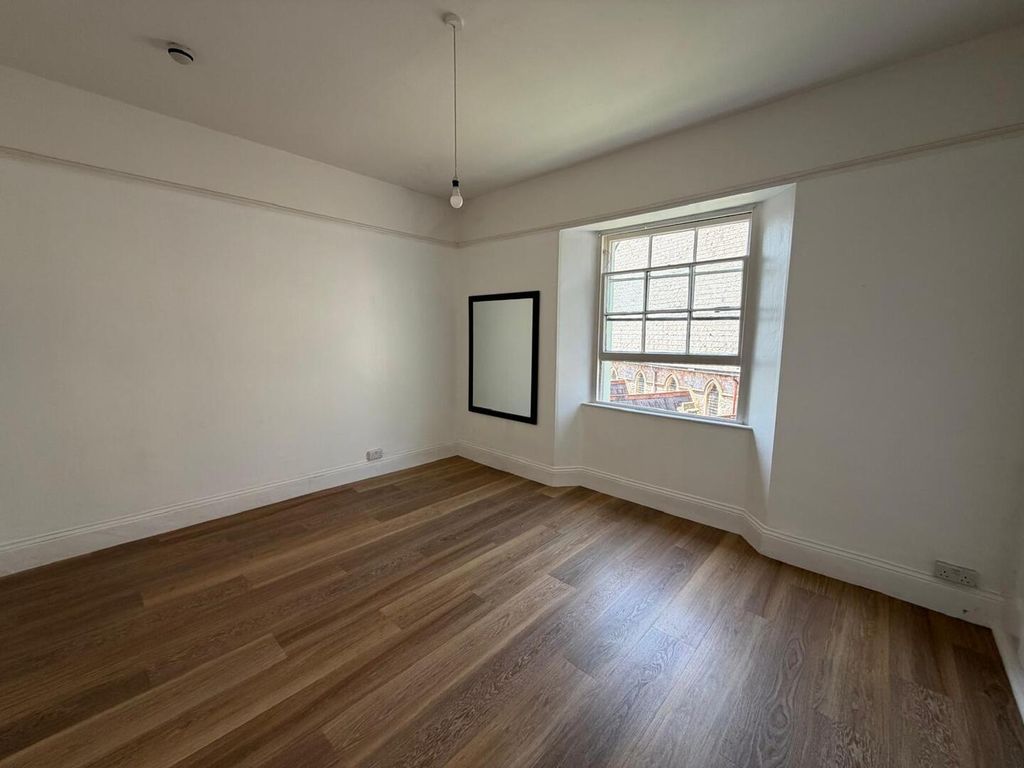 Property photo 2 of 3 Bedroom