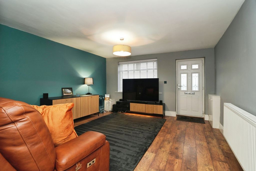 Property photo 2 of 25 Pbox-Img.Jpg