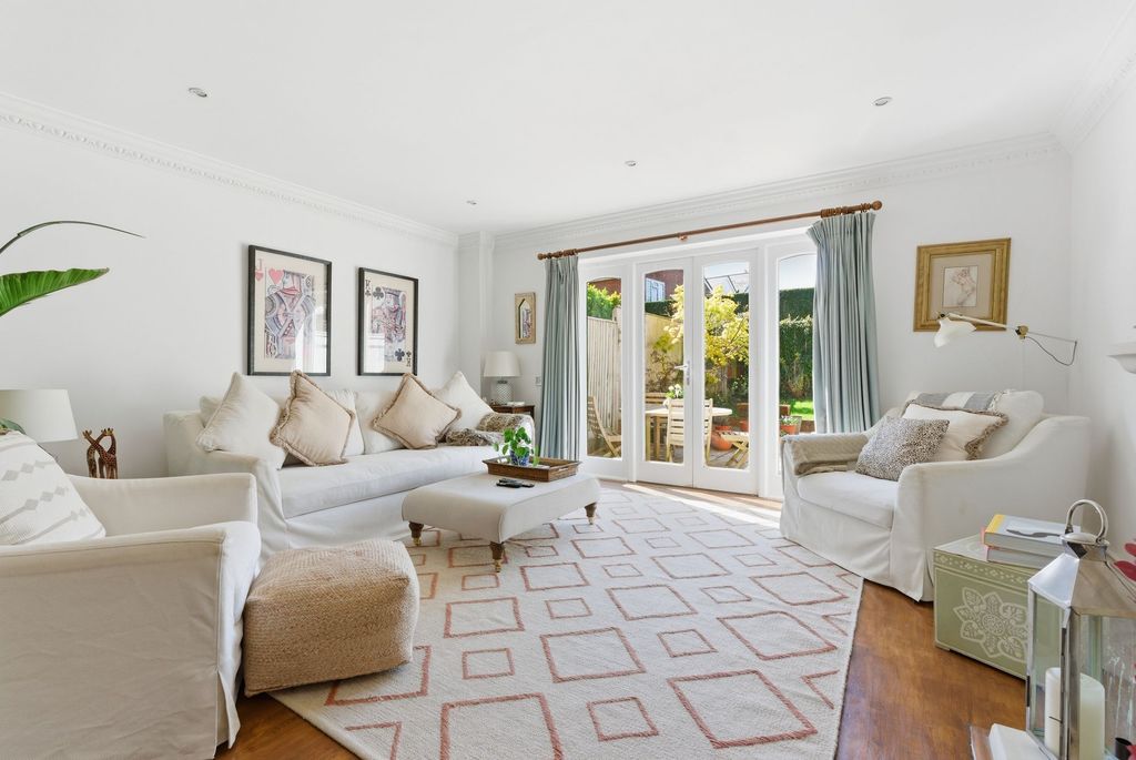 Property photo 3 of 12