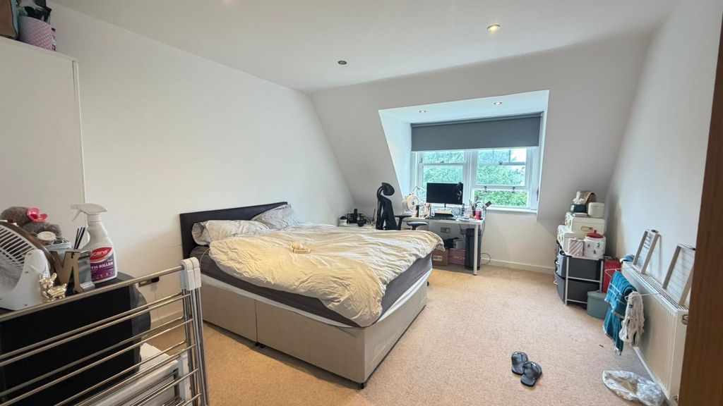 Property photo 3 of 6 Bedroom 1