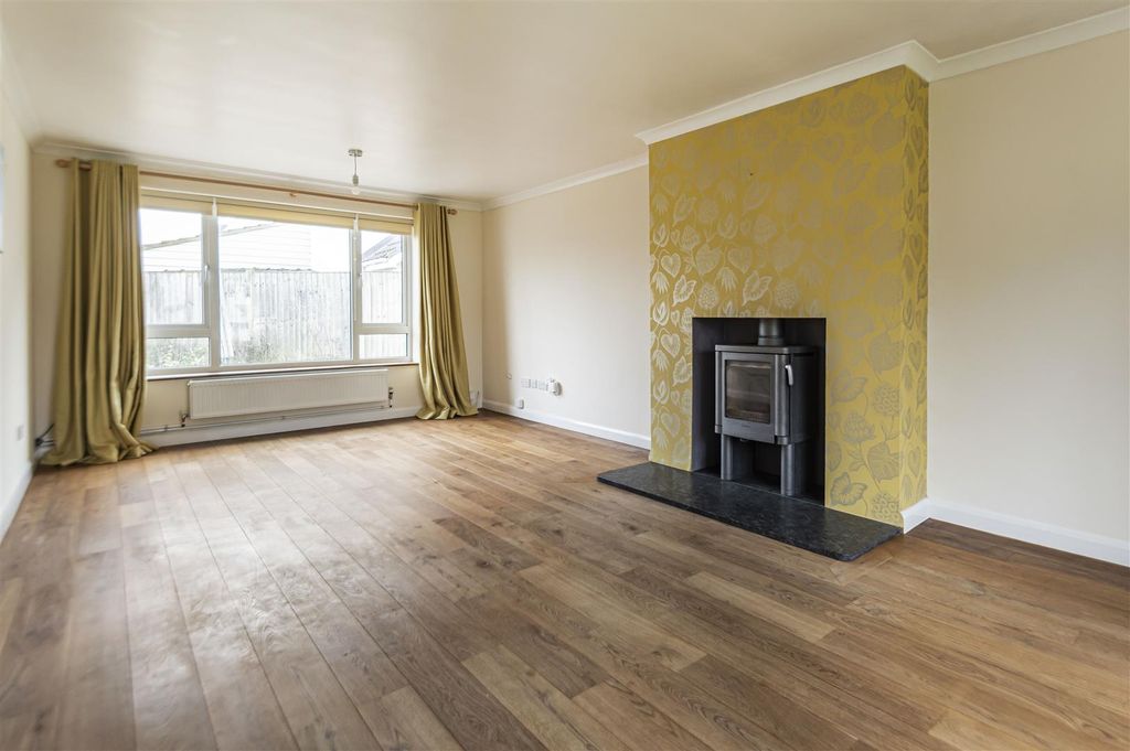 Property photo 3 of 19 10_72151.Jpg