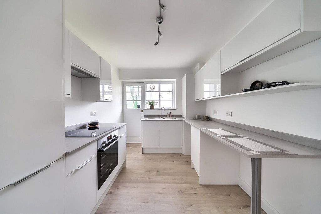 Property photo 1 of 11 Picture No. 32