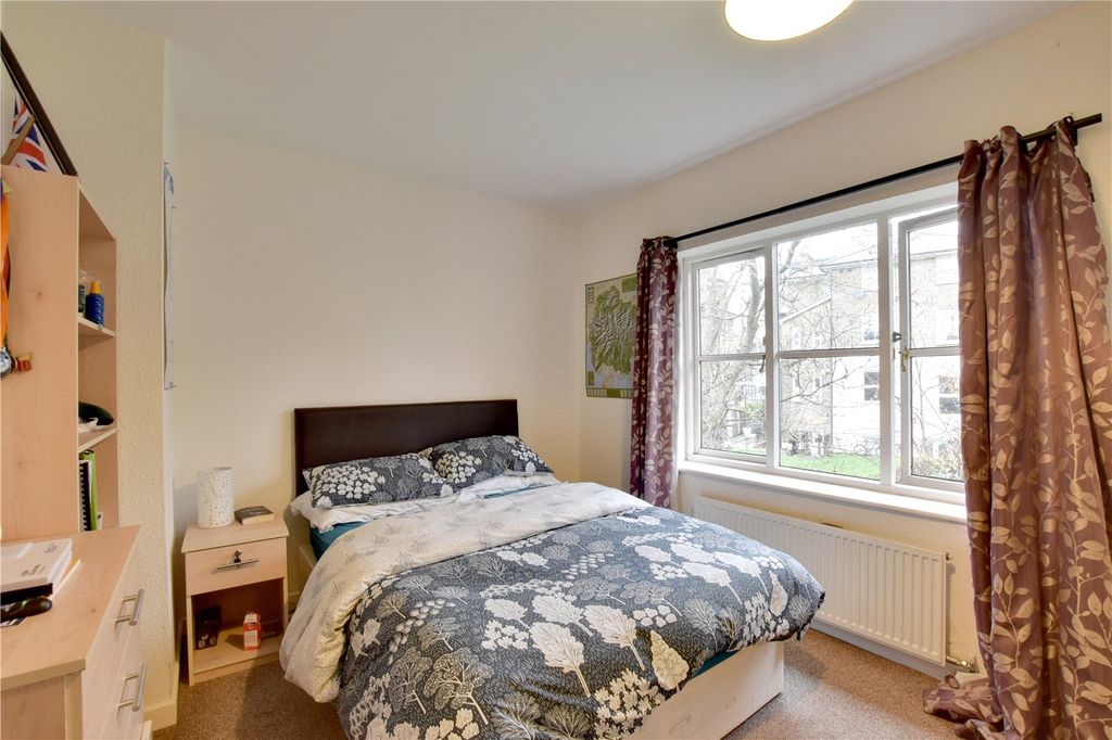 Property photo 3 of 11 Picture No. 13