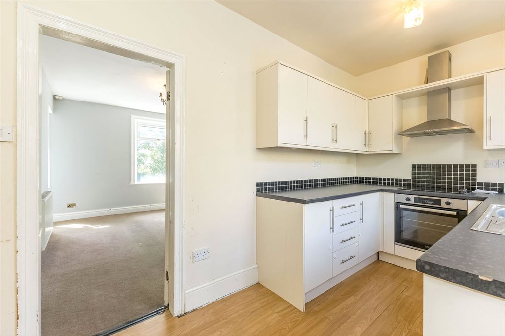Property photo 3 of 17 Breakfast Kitchen