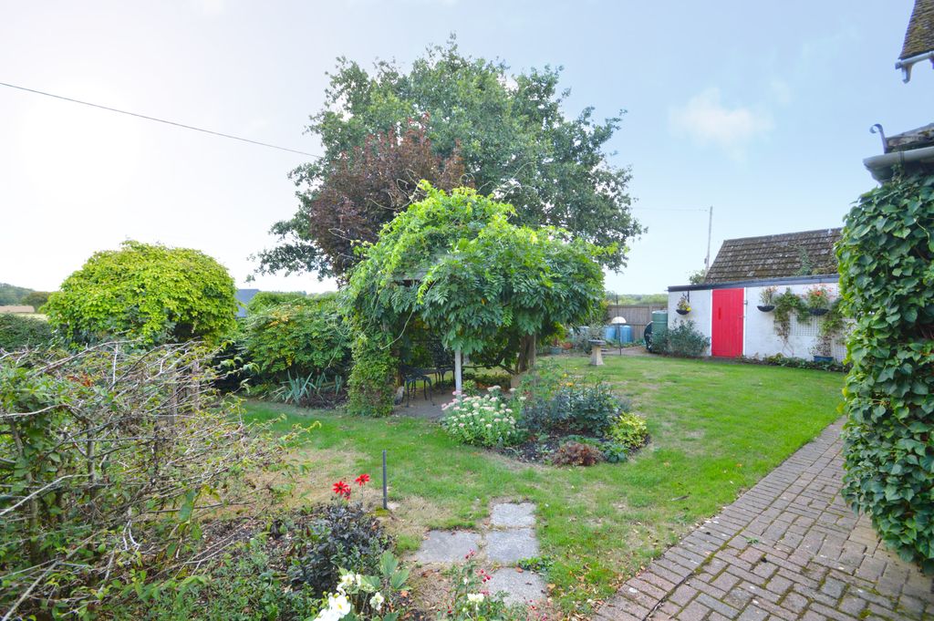 Property photo 3 of 28