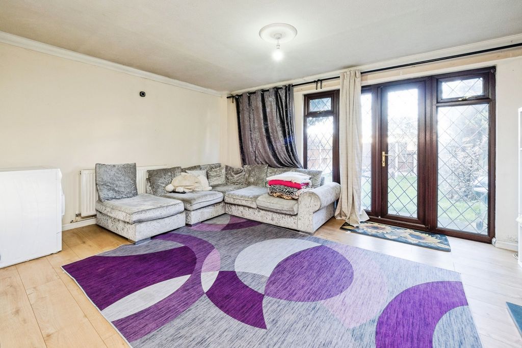 Property photo 3 of 17 Pbox-Img.Jpg