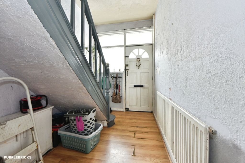 Property photo 2 of 22 Hall