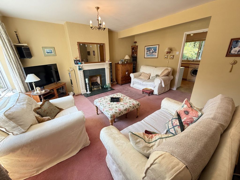 Property photo 2 of 18 5177321