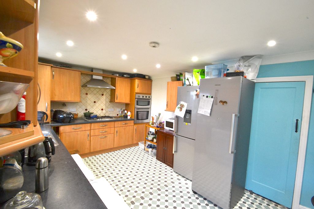 Property photo 3 of 4