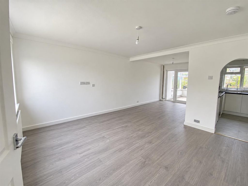 Property photo 2 of 9 21c70c87-237F-46F8-Ab31-01108E2A461d.Png