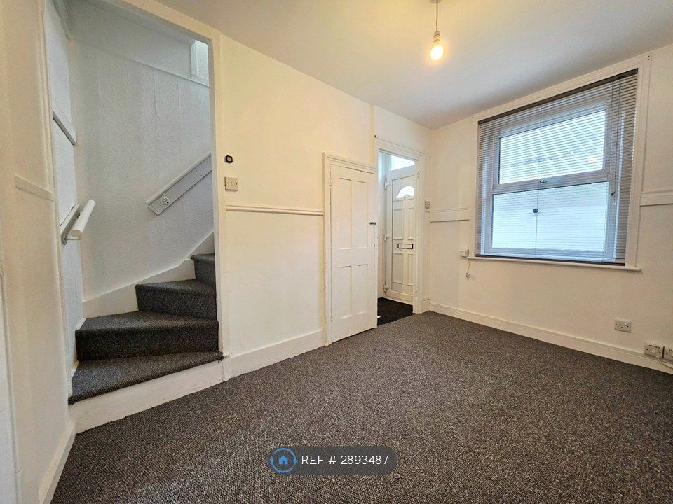 Property photo 2 of 8 Dining Room