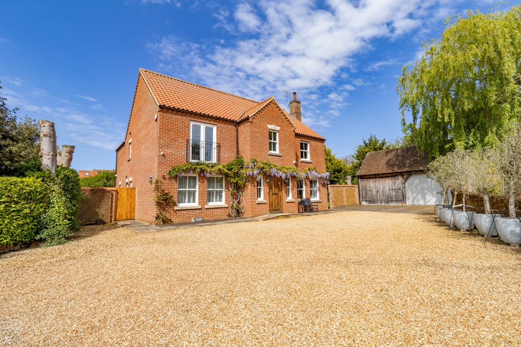 Property photo 2 of 46 804367