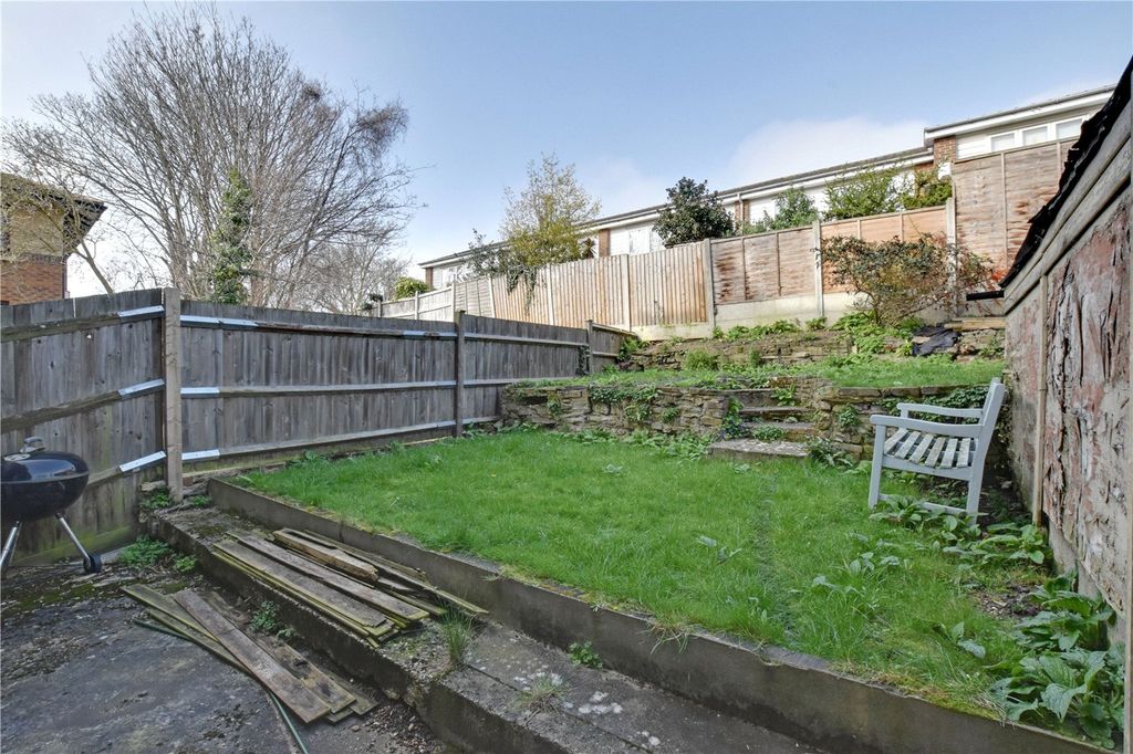 Property photo 2 of 12 Picture No. 17