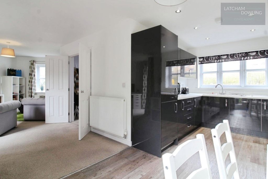 Property photo 3 of 22 Pbox-Img.Jpg