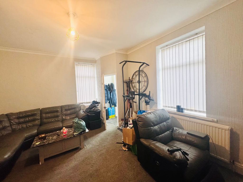 Property photo 2 of 7 Living Room