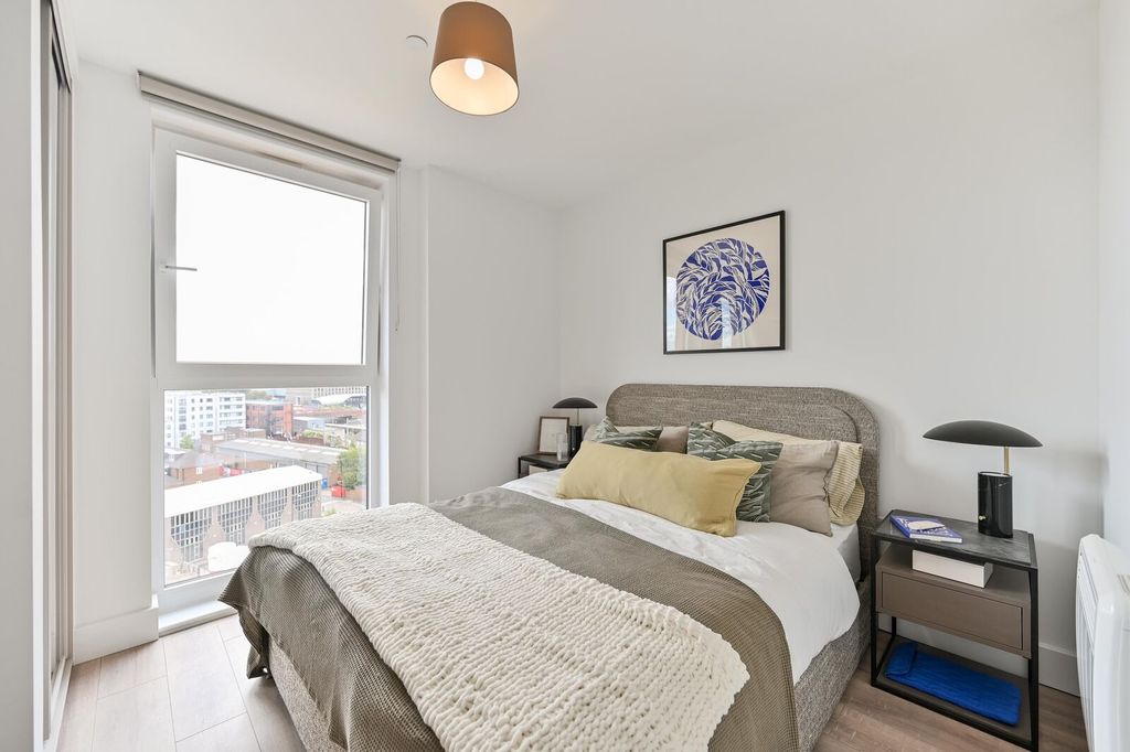 Property photo 2 of 71