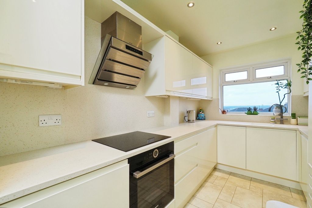 Property photo 3 of 17 Pbox-Img.Jpg