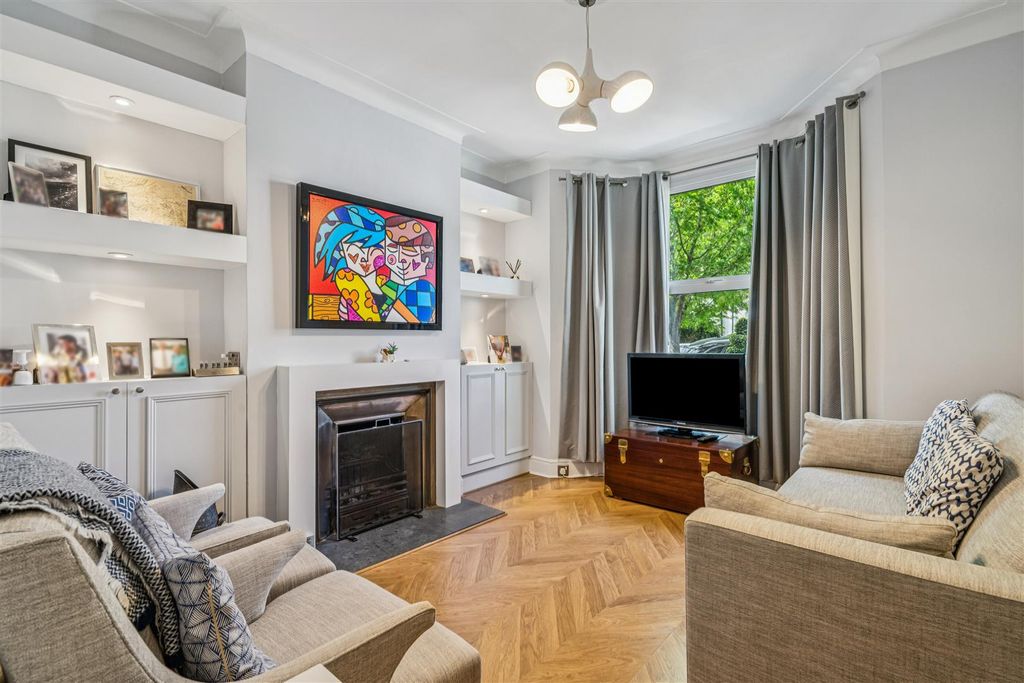 Property photo 2 of 12 For Sale - Bridgman Road, W4