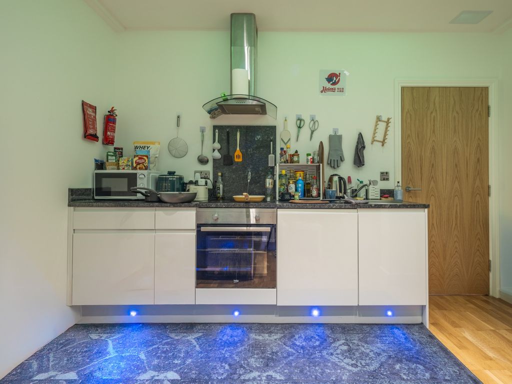 Property photo 2 of 5 3930582