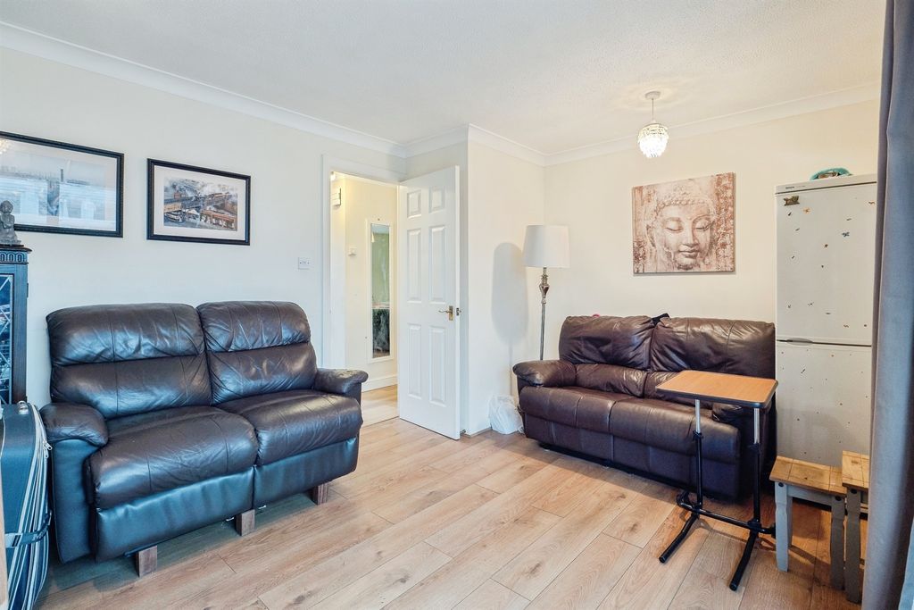 Property photo 2 of 16